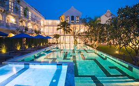 ลิตเติ้ล ยอนย่า โฮเทล